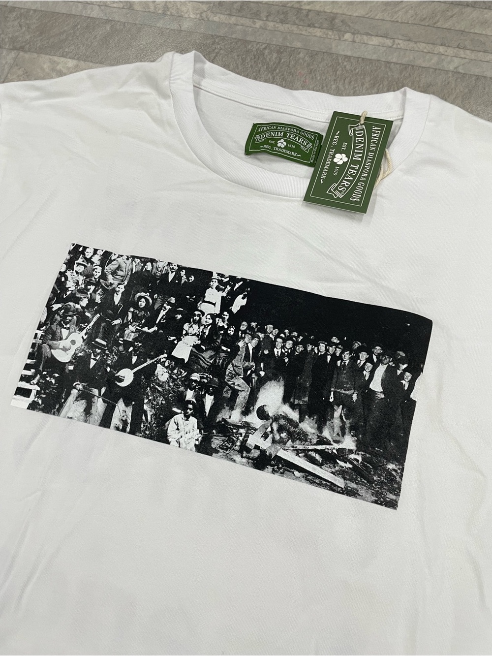 (DT-6) Denim Tears X Arthur Jafa Black Entertainment T-Shirt - Picture 2 of 3